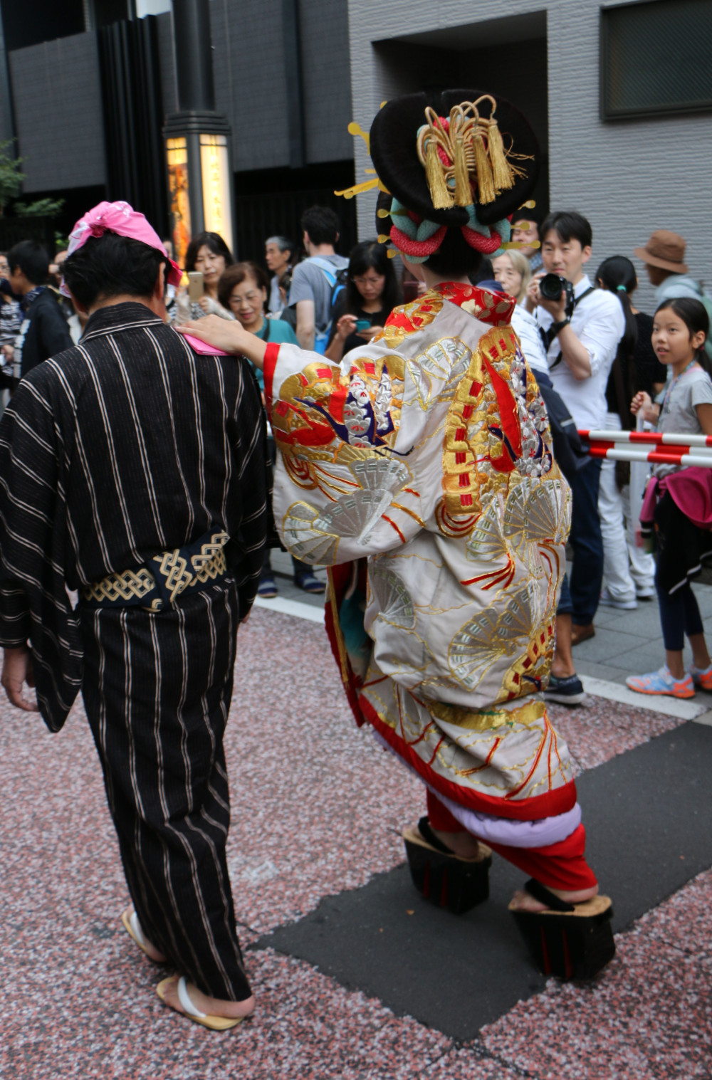 costume avec chaussure traditionnel